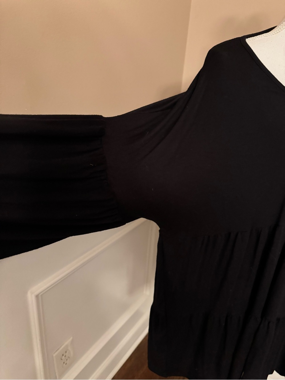 Celeste Black Tiered V-Neck Long Sleeve Tunic Top - Size 3XL - Picture 9 of 16